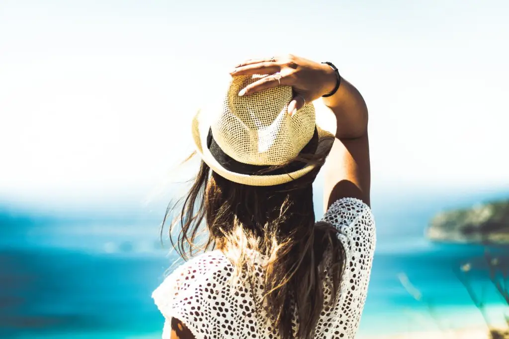 Looking into a girl's confessions about self love, simple living and adversity
