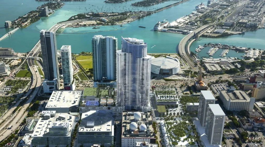 As you know, our English singer-songwriter Phil Collins recently moved to Jennifer Lopez’s North Bay Road waterfront estate, to enjoy the sunshine in this sophisticated private mansion on Biscayne Bay, lined up by palms, with spa, wine cellar, seven bedrooms and stunning views of the Miami skyline.