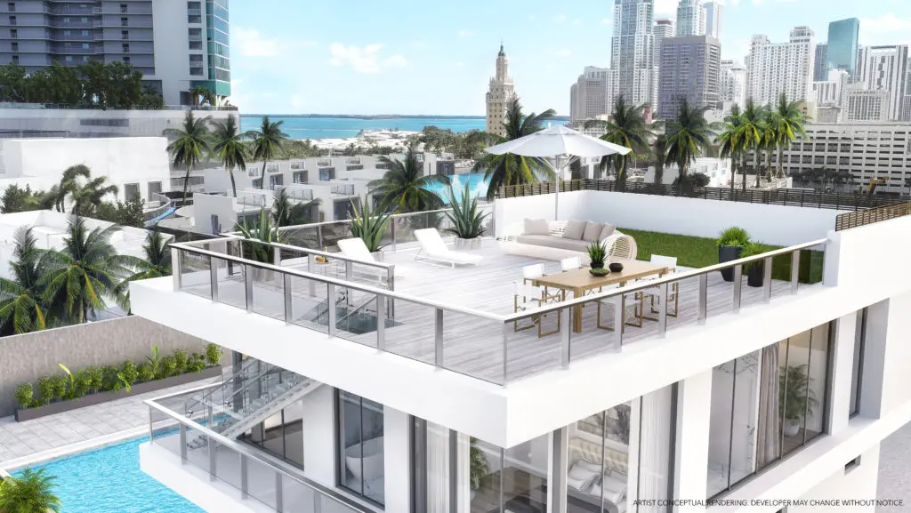 As you know, our English singer-songwriter Phil Collins recently moved to Jennifer Lopez’s North Bay Road waterfront estate, to enjoy the sunshine in this sophisticated private mansion on Biscayne Bay, lined up by palms, with spa, wine cellar, seven bedrooms and stunning views of the Miami skyline.