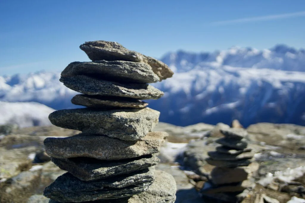 We are constantly barraged with distractions and it can be hard to deal with them when you're feeling overwhelmed. Why not take a step back today and discover new ways to understand your thinking?