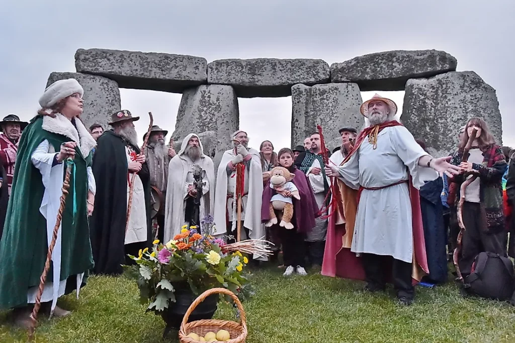 We have a rich history of summer solstice celebrations, largely centred around the prehistoric and fascinating monuments Stonehenge. Rising from the rolling plains of Wiltshire, this ancient stone circle has stood as a silent witness to the changing seasons for over 5,000 years. It is considered one of the best-known and most important solstice sites in the world, alongside Machu Picchu, Chichen Itza, Chaco Canyon, Newgrange and The Great Sphinx and Pyramid of Khafre. Playing host to an annual gathering that links us to our distant ancestors in a celebration of nature's rhythm. Why not walk around Stonehenge this summer?