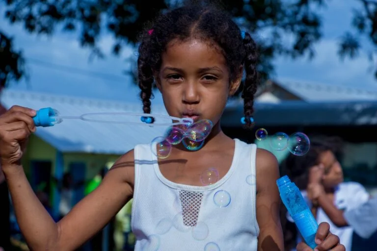 In the Dominican Republic, brave women are facing the complex realities of child marriage, teen pregnancy, and abortion bans. This battle unfolds against a backdrop of religious influence, governmental promises, and the urgent need for comprehensive sex education.