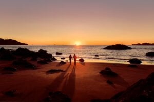 10 ideas to add daily romance to your life and thrive