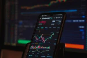 Women in Crypto Earn More Than Men, Study Shows