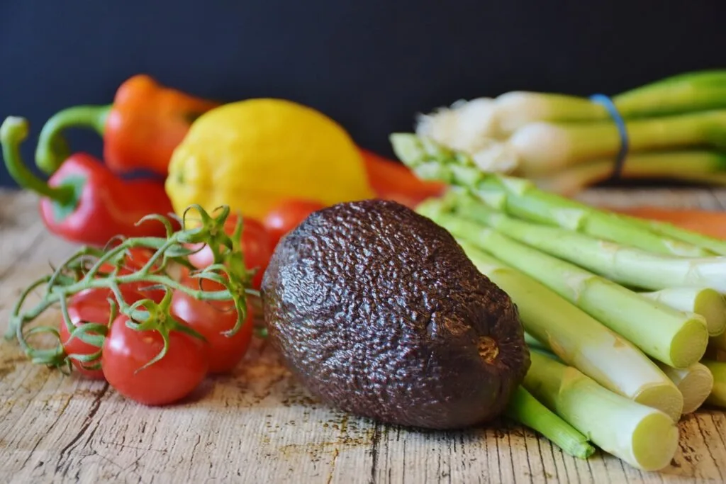 vegetables, asparagus, tomatoes, leek, lemon, paprika, green asparagus, market, green, avocado, healthy, meal, asparagus time, kitchen, vegetable market, diet, nourishment, food, vegetarian, vegan, low carb, avocado, avocado, low carb, low carb, low carb, low carb, low carb