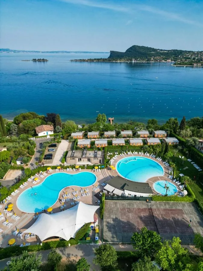 Perfect Glamping Spots in Italy: Campeggio Europa Silvella, Lake Garda, San Felice del Benaco