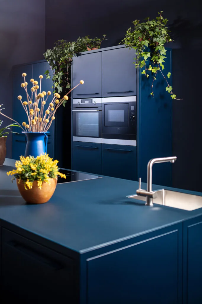 This spring, let your home reflect your personality by choosing bold, rich colours. We break down best colours, room-by-room, inspired by award winning designers, to help you infuse vibrant, joy-giving colours into every area of your home.