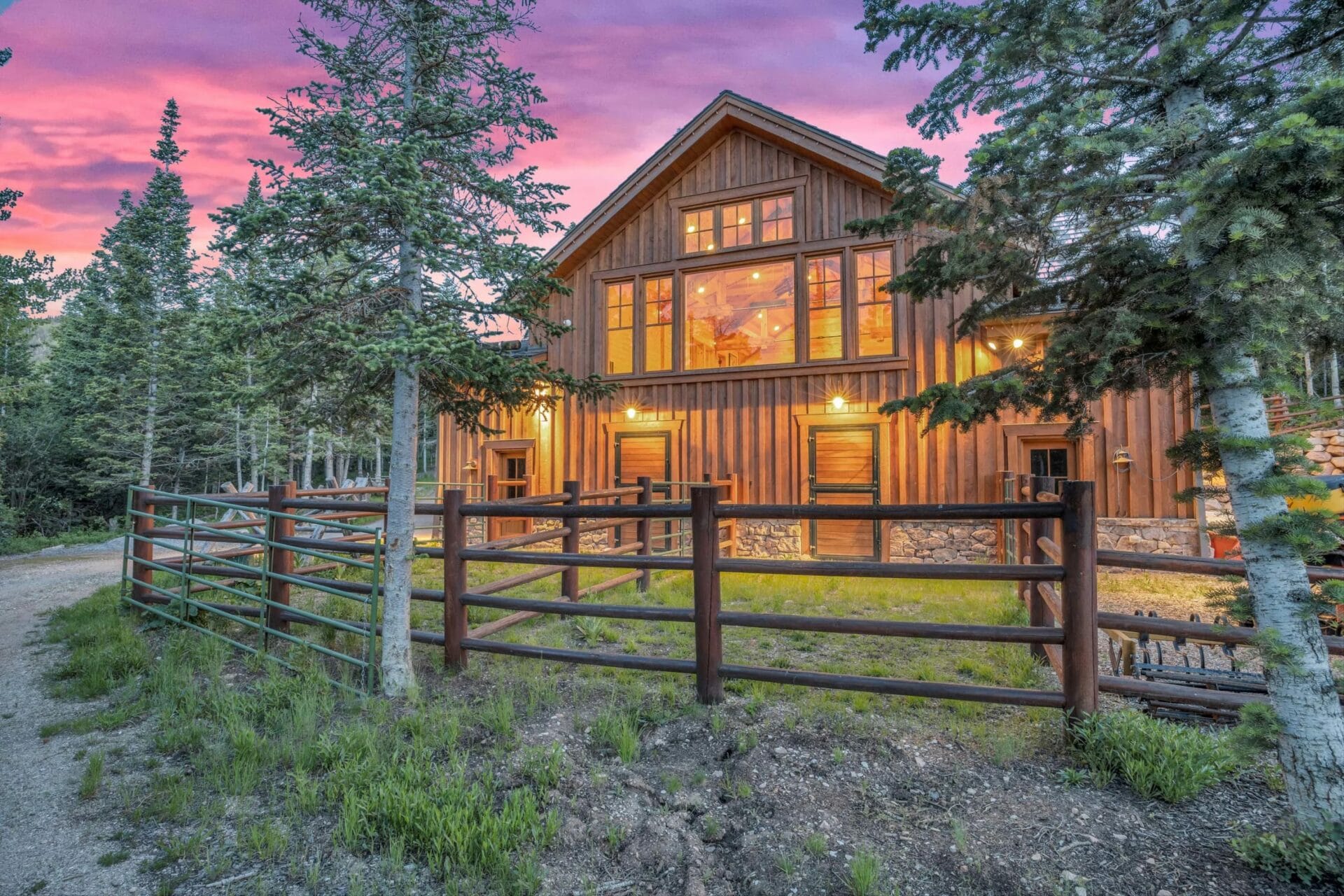 Discover the exclusive Park City estate auction, showcasing luxury mountain living and investment potential in Utah's premier ski destination.