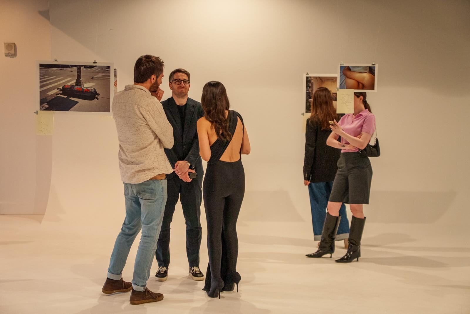 As Kelly Santos premieres her exhibition "Gestures of Love" during NY Frieze Week, the Franco-Portuguese artist speaks with Rich Woman Magazine about finding beauty in daily life, the power of small gestures, and her journey towards embracing vulnerability.