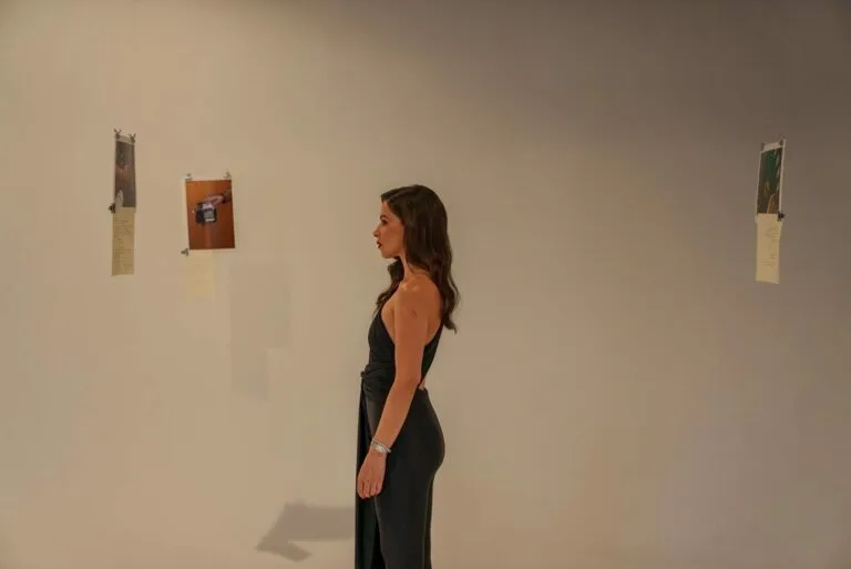 As Kelly Santos premieres her exhibition "Gestures of Love" during NY Frieze Week, the Franco-Portuguese artist speaks with Rich Woman Magazine about finding beauty in daily life, the power of small gestures, and her journey towards embracing vulnerability.