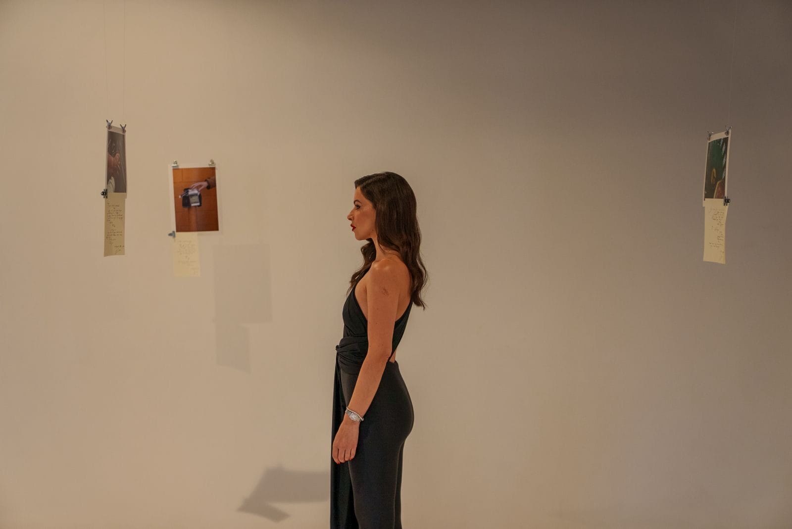 As Kelly Santos premieres her exhibition "Gestures of Love" during NY Frieze Week, the Franco-Portuguese artist speaks with Rich Woman Magazine about finding beauty in daily life, the power of small gestures, and her journey towards embracing vulnerability.