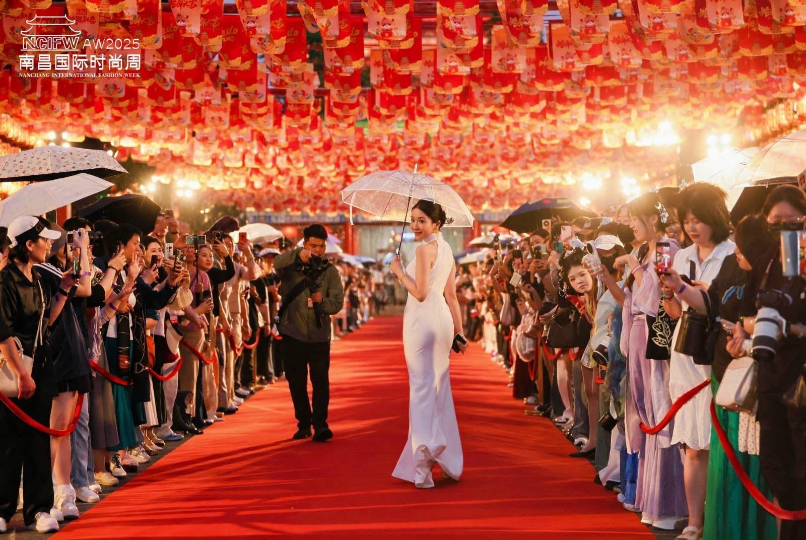 Fashion Week at the historic Tengwang Pavilion- Turning Ancient Cities Into Catwalks To Boost Cultural Tourism
