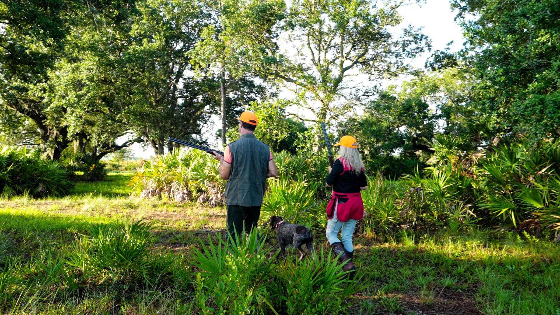 Discover the blend of modern luxury and country living in a prestigious private estate in Florida, offering exclusivity, luxury amenities, and natural beauty.