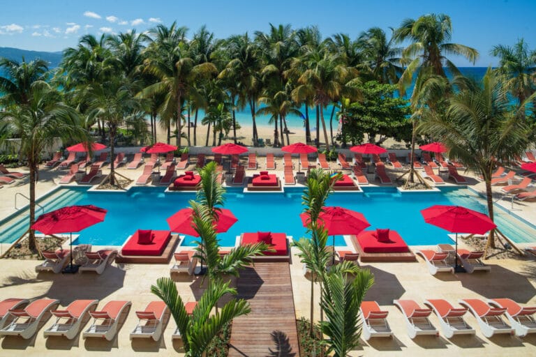 S Hotel Montego Bay welcomes families with stylish design, curated art and authentic Jamaican culture for a refined Caribbean family holiday