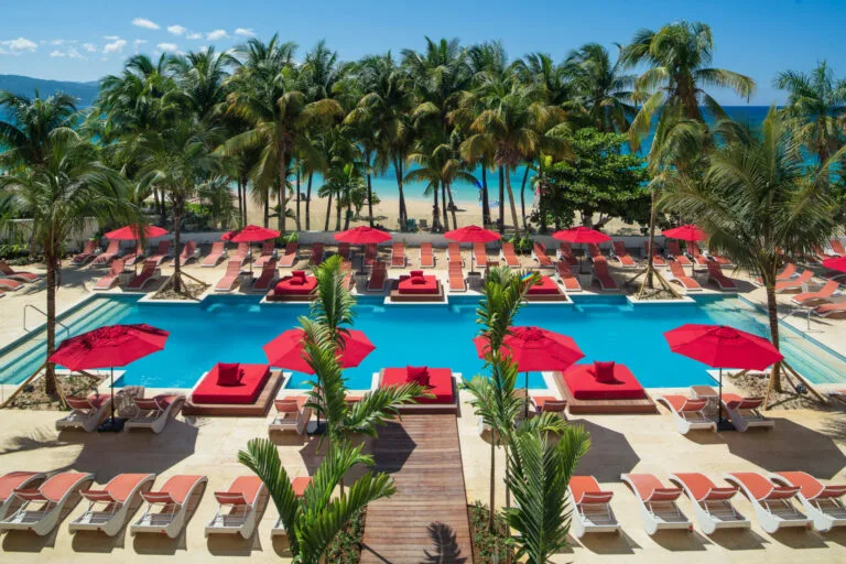 S Hotel Montego Bay welcomes families with stylish design, curated art and authentic Jamaican culture for a refined Caribbean family holiday