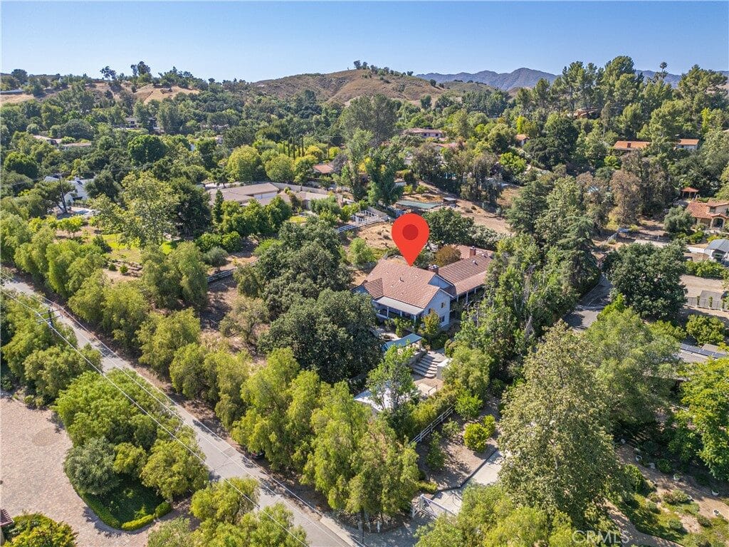 Discover La Bijou Caché in Old Agoura – a wellness-focused estate blending creativity, flexible living and rural charm with modern lifestyle and support