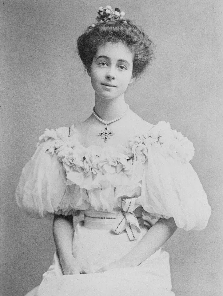 Consuelo Vanderbilt's memoir unveils Edwardian aristocracy, exploring duty, authenticity and identity within a world of tradition and borrowed grandeur