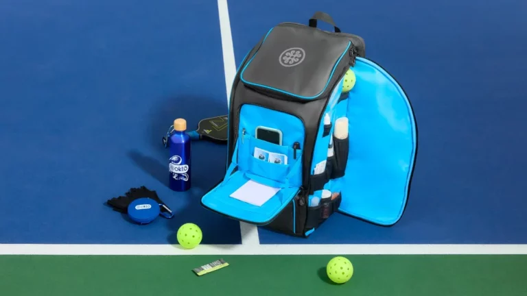 Discover oktō – a purposeful, multi-use sports bag blending modern organisation with eco-conscious design and support for coral reef conservation