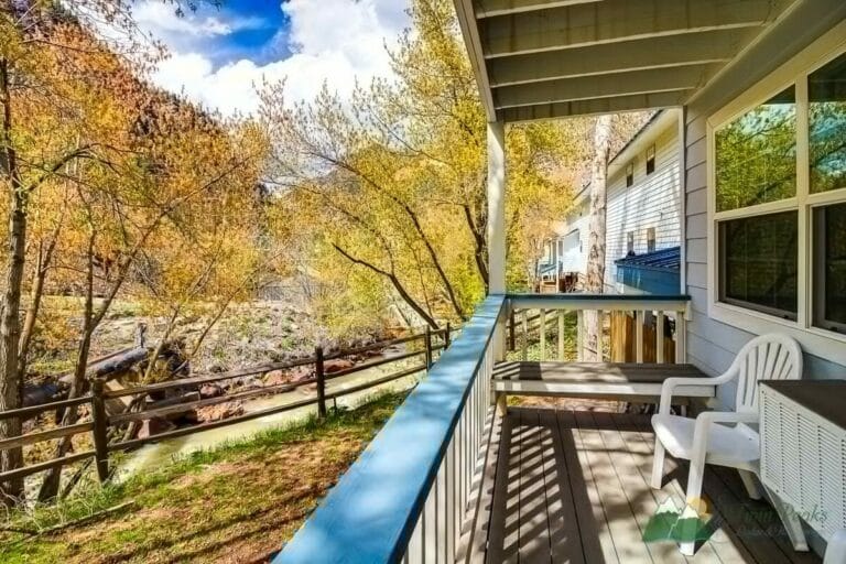Discover pet-friendly suites at Twin Peaks Lodge in Ouray, Colorado where mindful travel and mountain adventure welcome every family member, dogs included